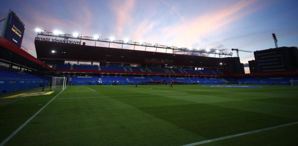 西甲同意将巴萨对瓦伦比赛放在克鲁伊夫球场，但需安装VAR